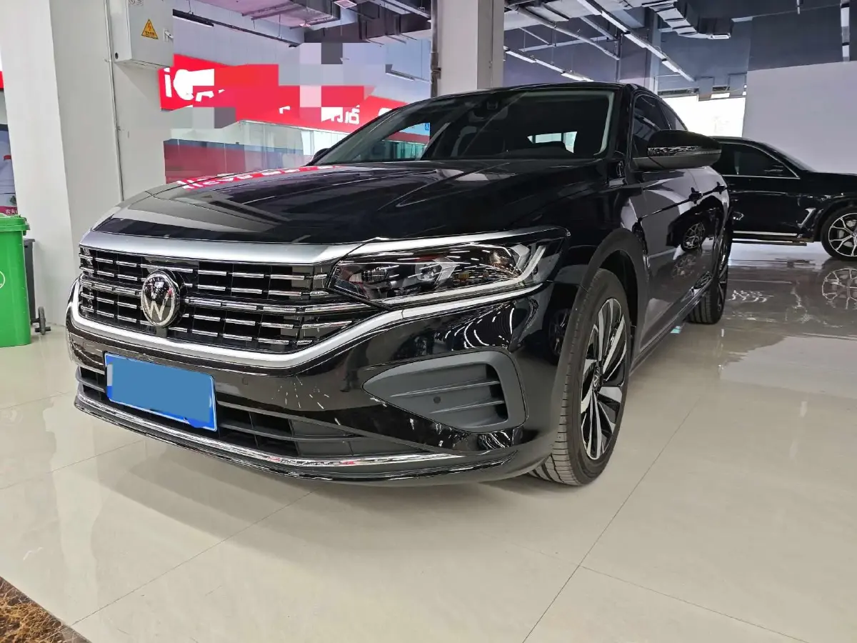 2025 Volkswagen Passat 2.0T 220HP L4 7DCT
