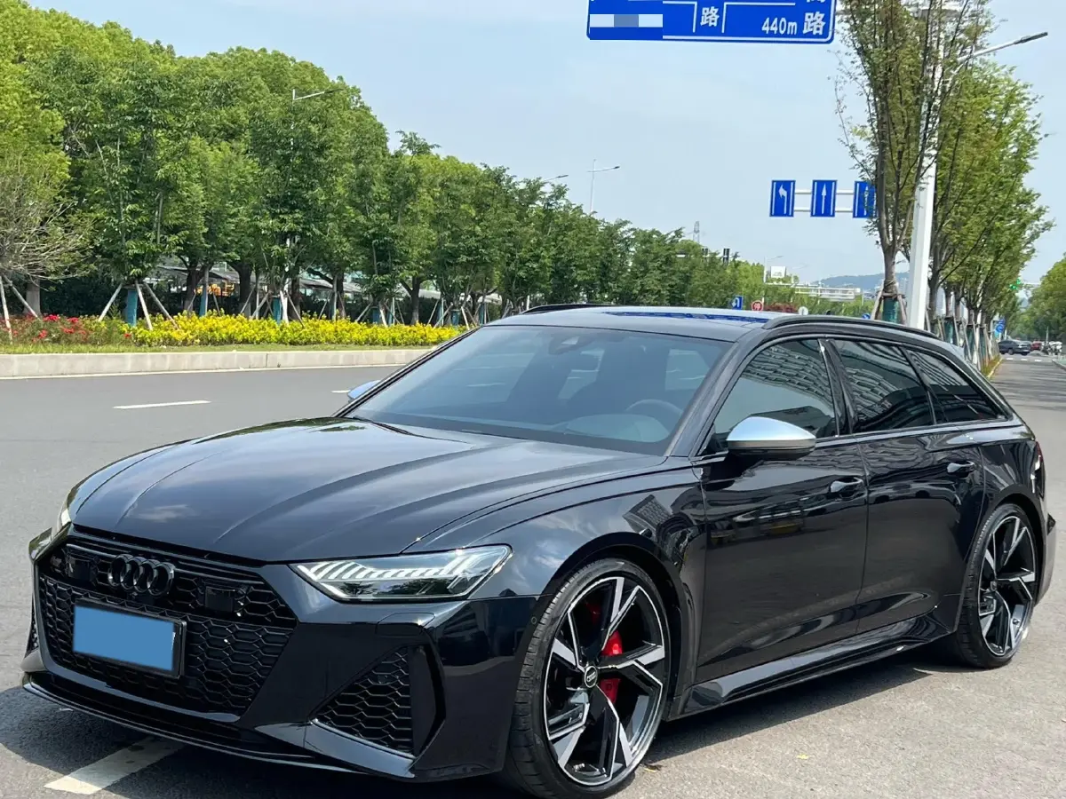 2022 Audi RS 6 4.0T 600HP V8 8AT