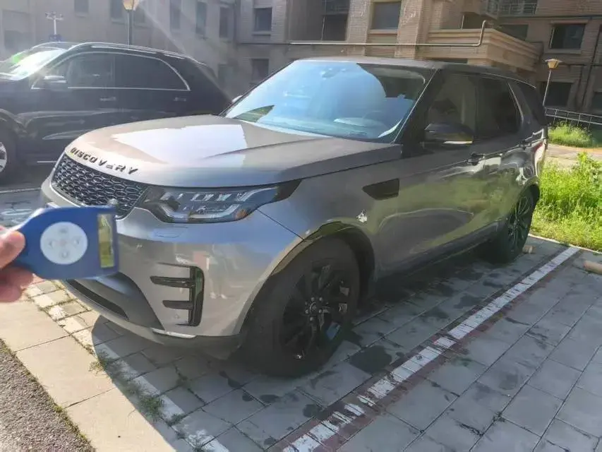 2020 Land Rover Discovery 2.0T 300HP L4 8AT