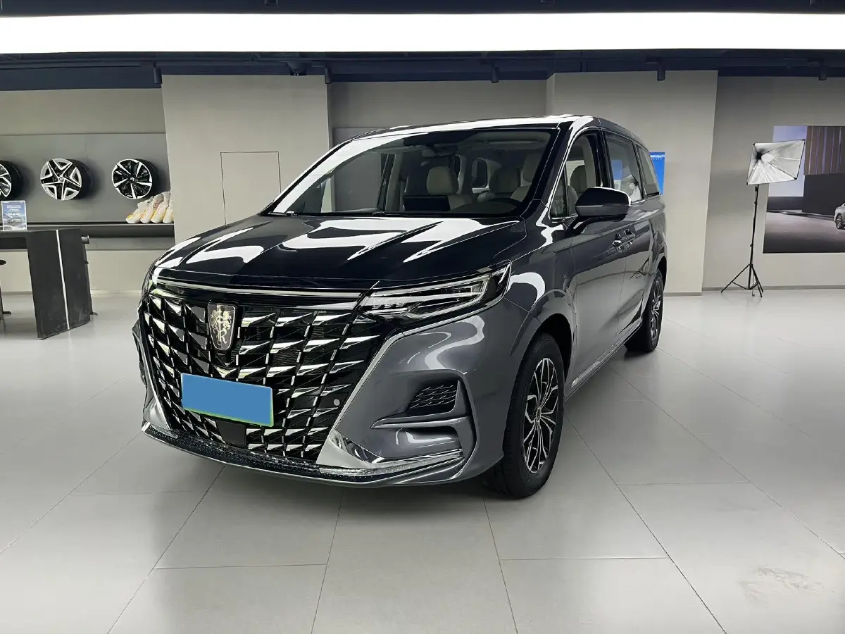 2025 Roewe iMAX8 1.5T 150HP L4 1DHT PHEV 24.7KWH