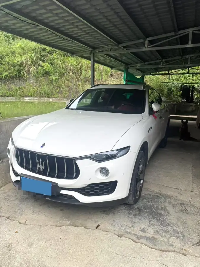 2016 Maserati Levante 3.0T 350HP V6 8AT 2016 Maserati Levante 3.0T 350HP V6 8AT