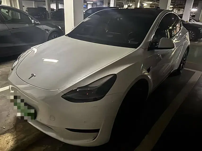 2023 Tesla Model Y BEV 60KWH