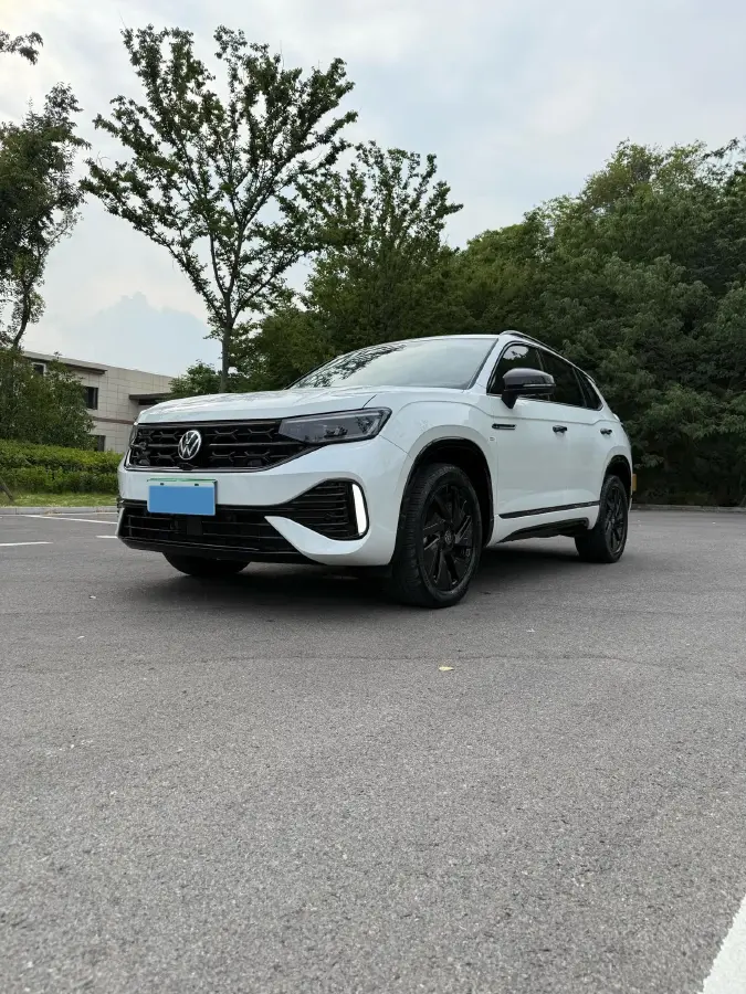 2023 Volkswagen Tayron 2.0T 220HP L4 7DCT