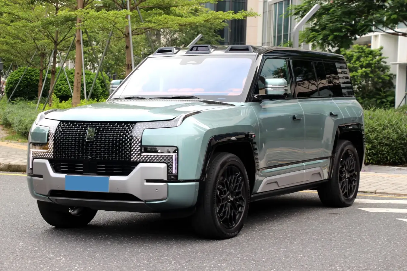 2023 YangWang U8 2.0T 272HP L4 REEV 49.05KWH