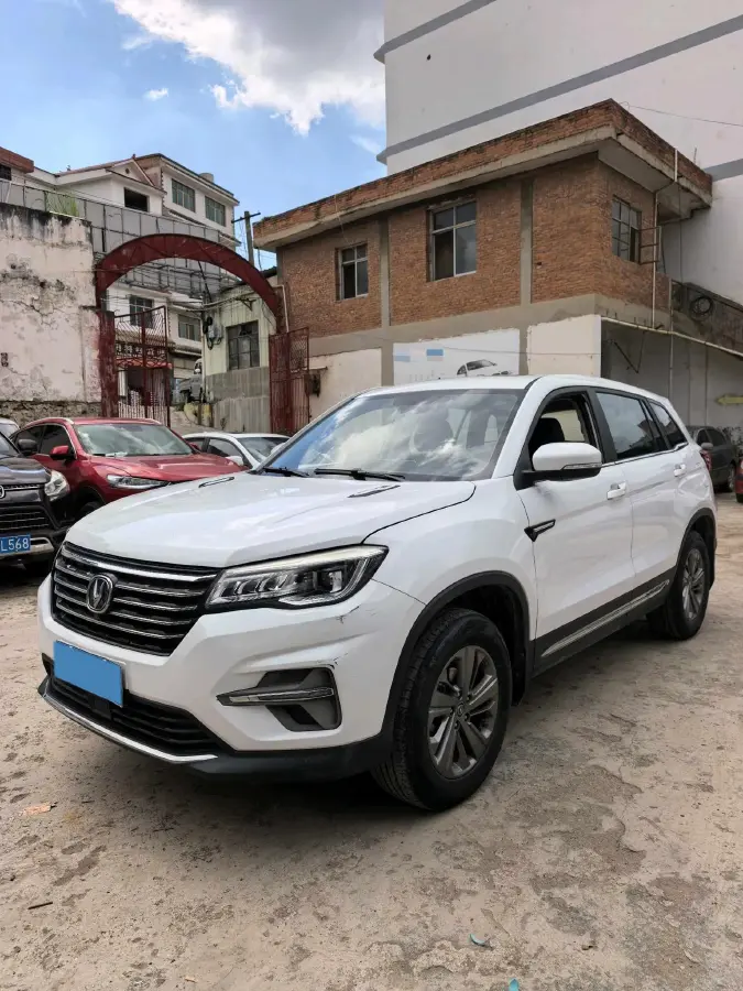 2020 ChangAn CS75 1.5T 178HP L4 6MT 2020 ChangAn CS75 1.5T 178HP L4 6MT