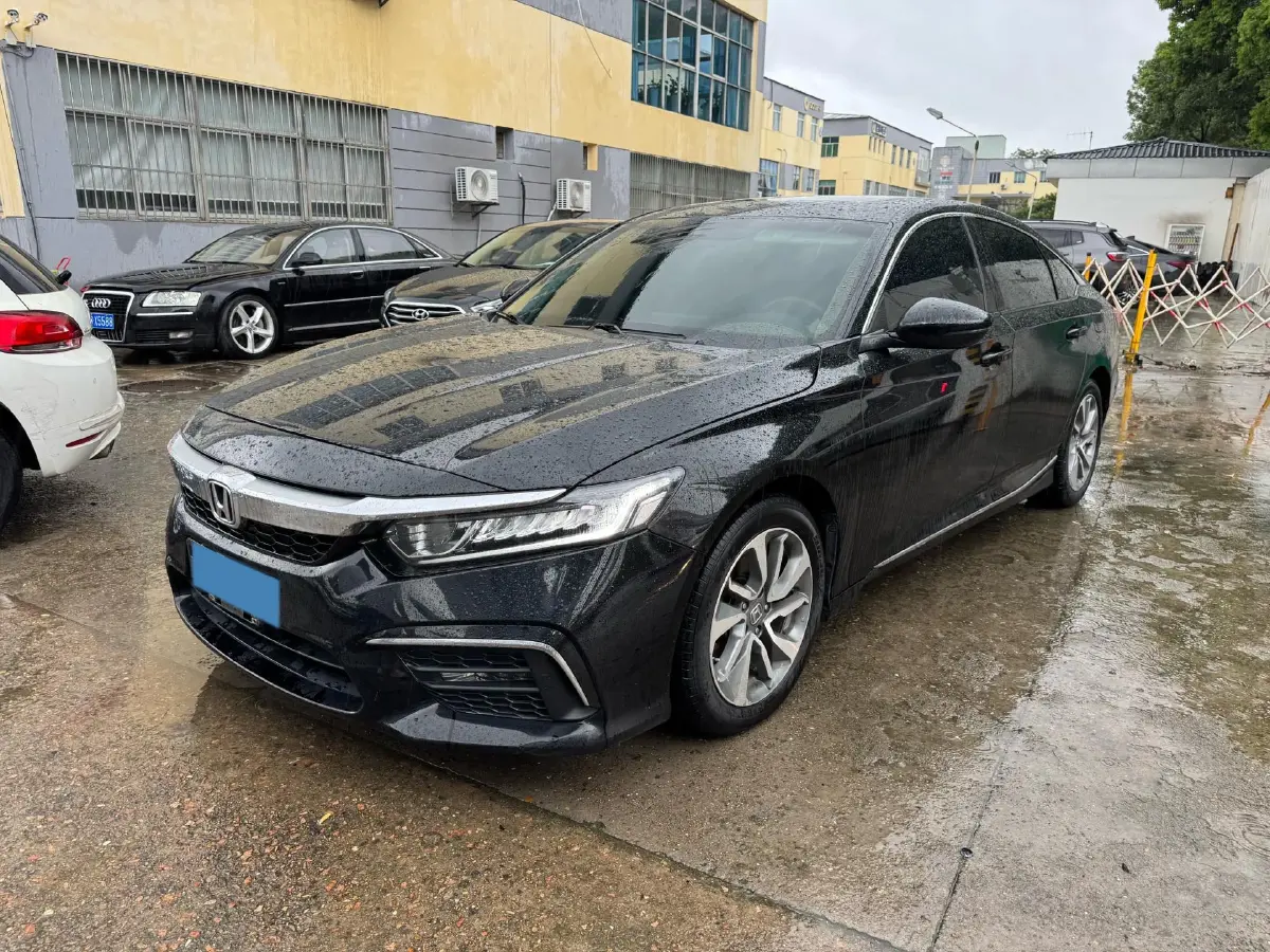 2019 Honda Inspire 1.5T 194HP L4 CVT 2019 Honda Inspire 1.5T 194HP L4 CVT