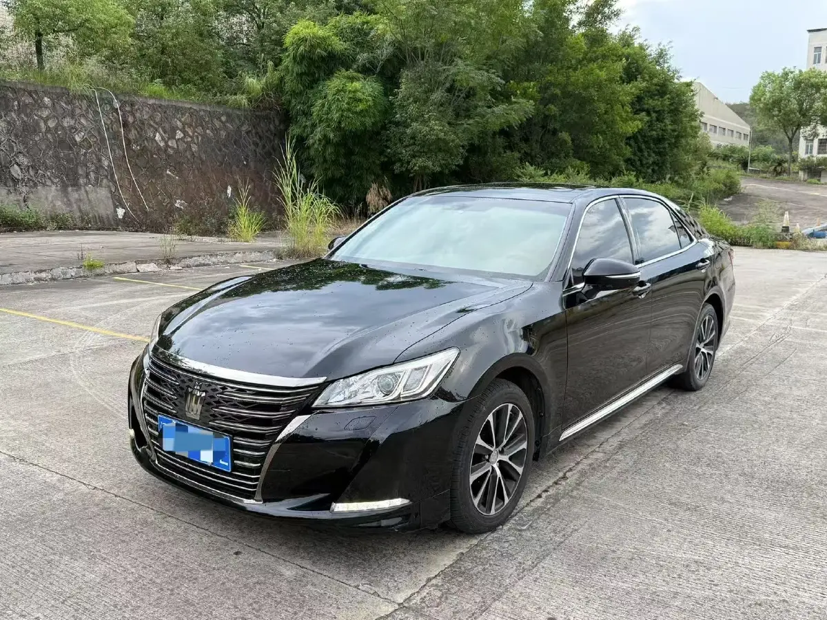 2018 Toyota Crown 2.0T 235HP L4 8AT