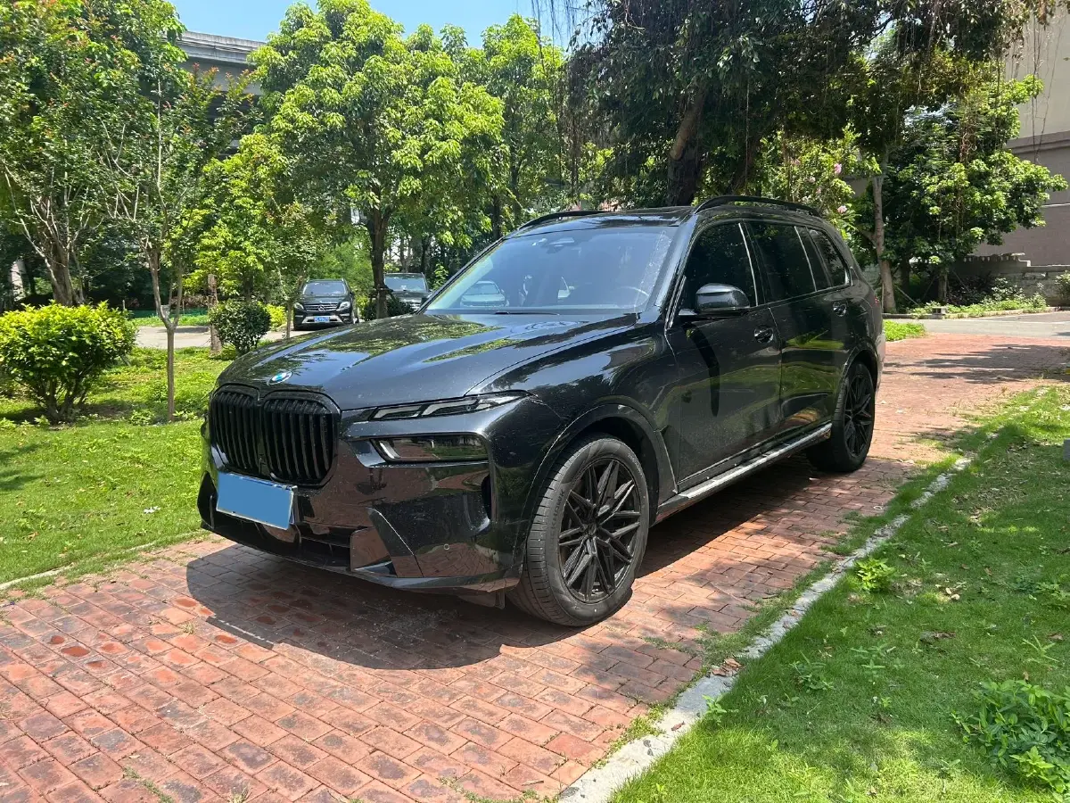 2023 BMW X7 3.0T 381HP L6 8AT 2023 BMW X7 3.0T 381HP L6 8AT