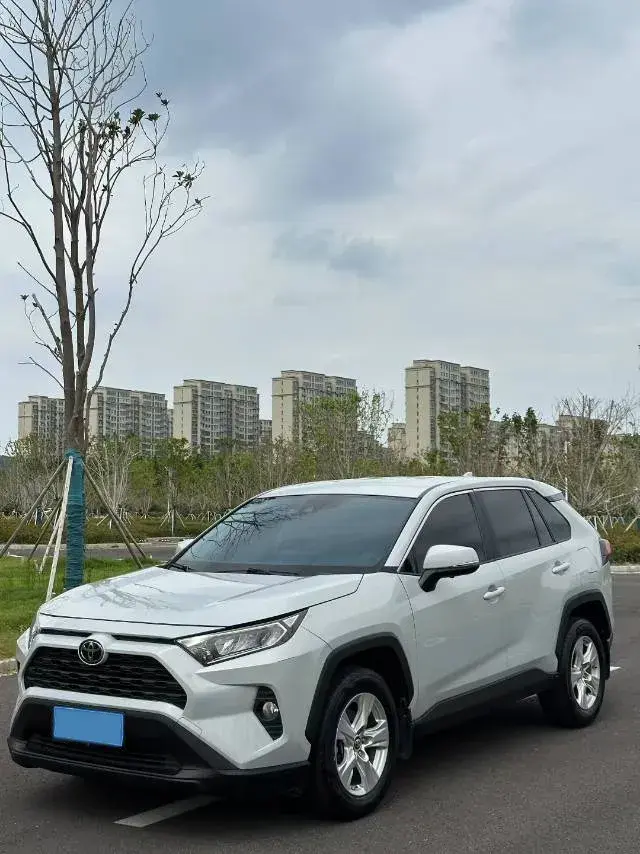 2020 Toyota RAV4 2.0L 171HP L4 CVT