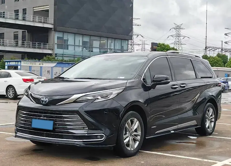 2021 Toyota Sienna 2.5L 192HP L4 E-CVT Hybrid
