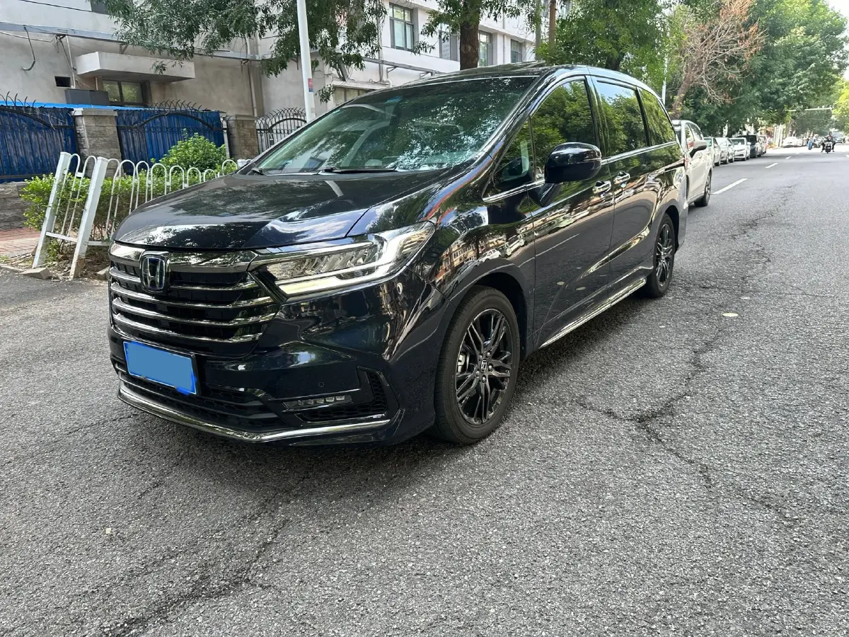 2022 Honda Odyssey 2.0L 146HP L4 E-CVT Hybrid