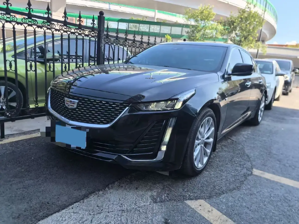 2023 Cadillac CT5 2.0T 237HP L4 10AT