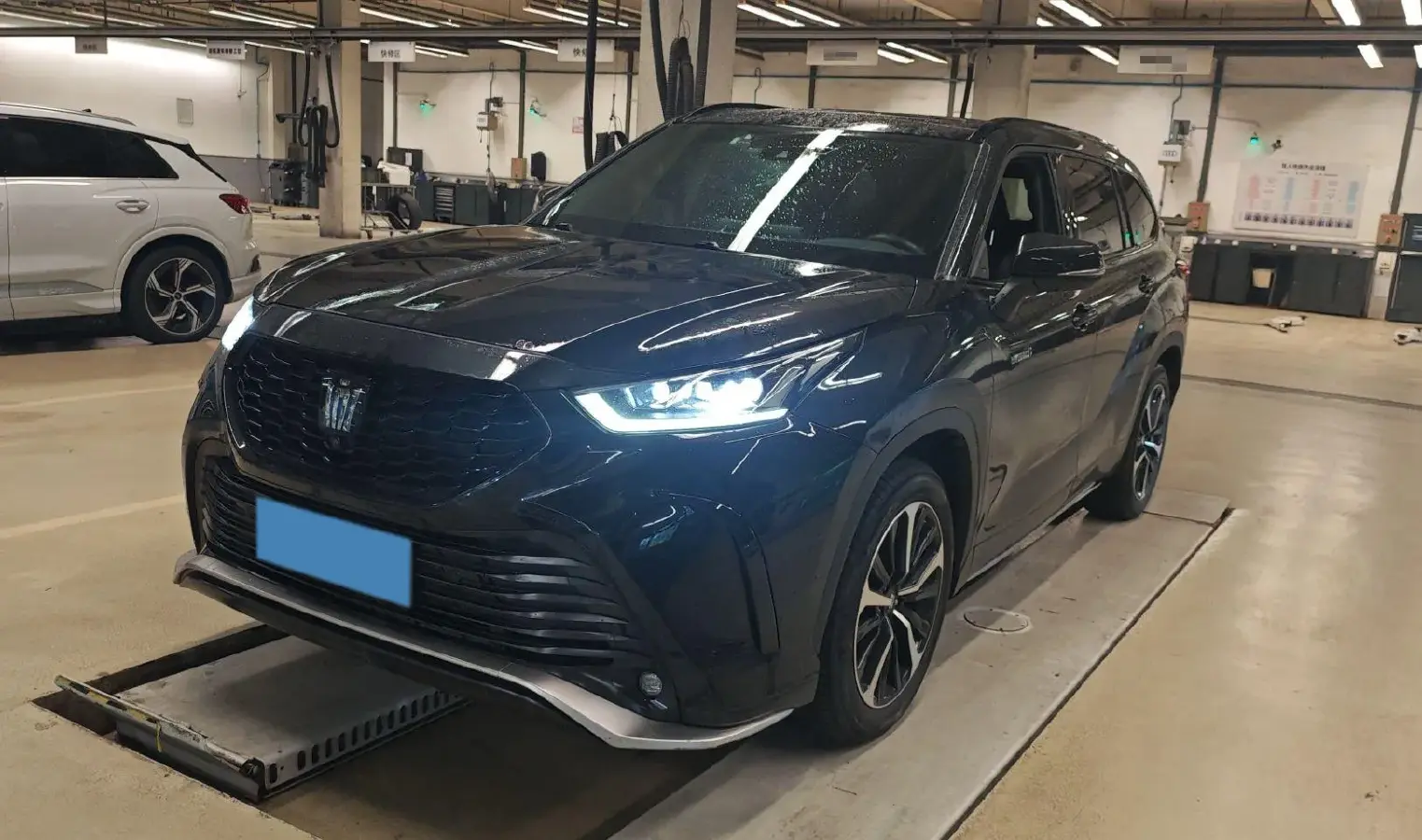 2022 Toyota Crown Kluger 2.5L 192HP L4 E-CVT Hybrid