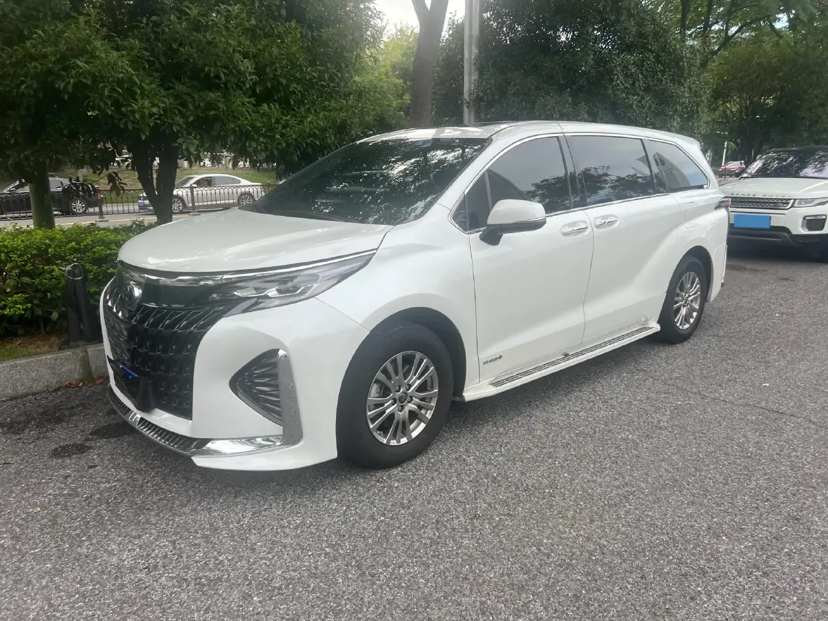 2021 Toyota Sienna 2.5L 192HP L4 E-CVT Hybrid