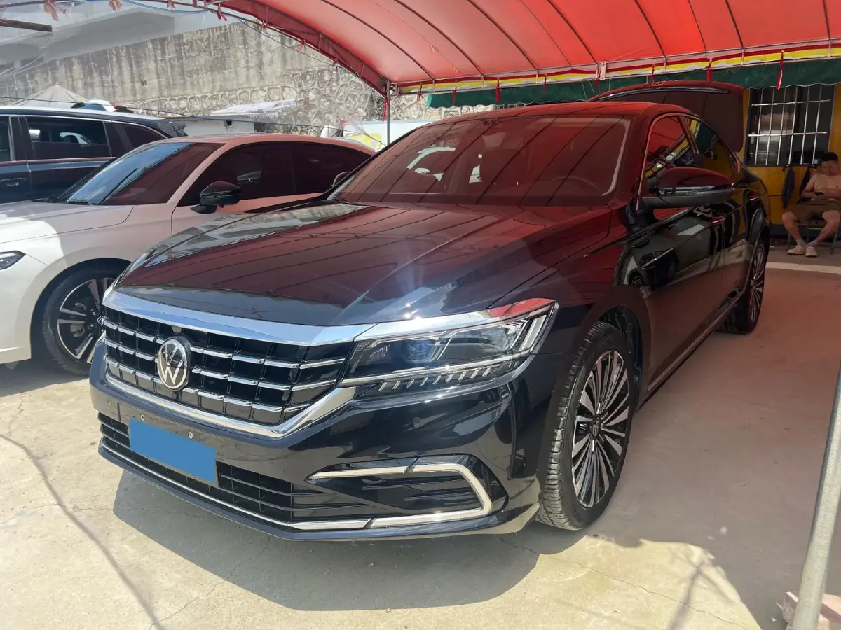 2021 Volkswagen Passat 2.0T 220HP L4 7DCT