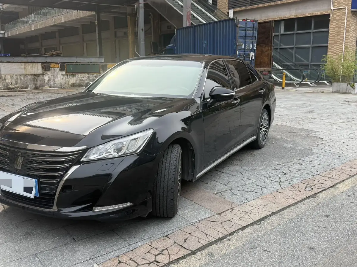 2018 Toyota Crown 2.0T 235HP L4 8AT