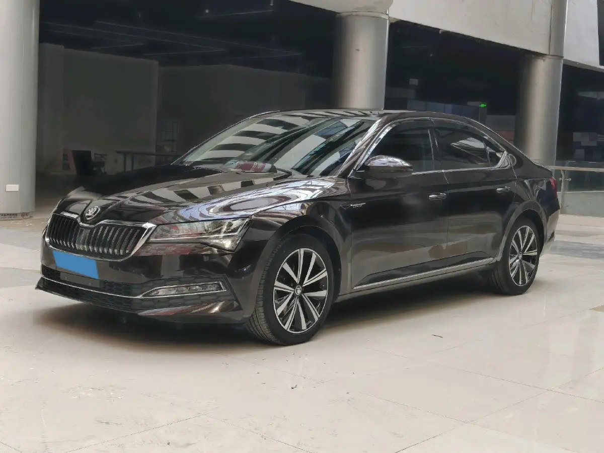 2019 Skoda Superb 2.0T 186HP L4 7DCT
