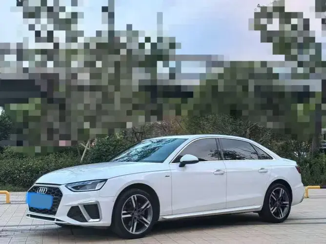 2022 Audi A4L 2.0T 190HP L4 7DCT