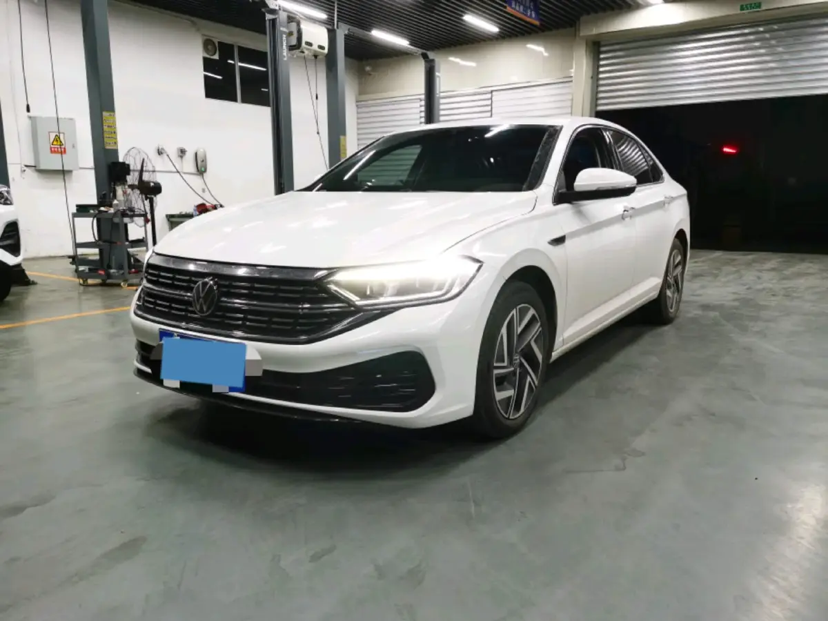 2024 Volkswagen Sagitar 1.5T 160HP L4 7DCT