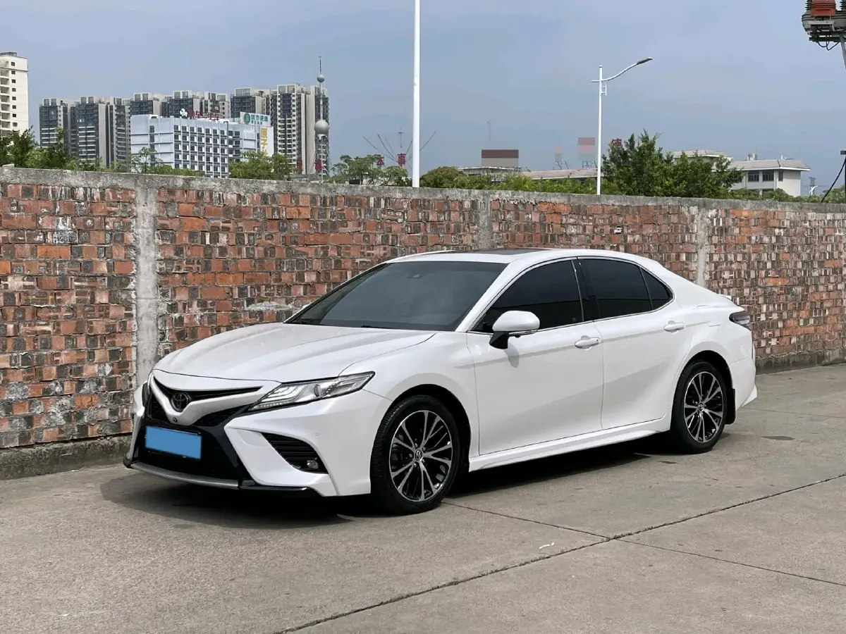 2019 Toyota Camry 2.5L 209HP L4 8AT