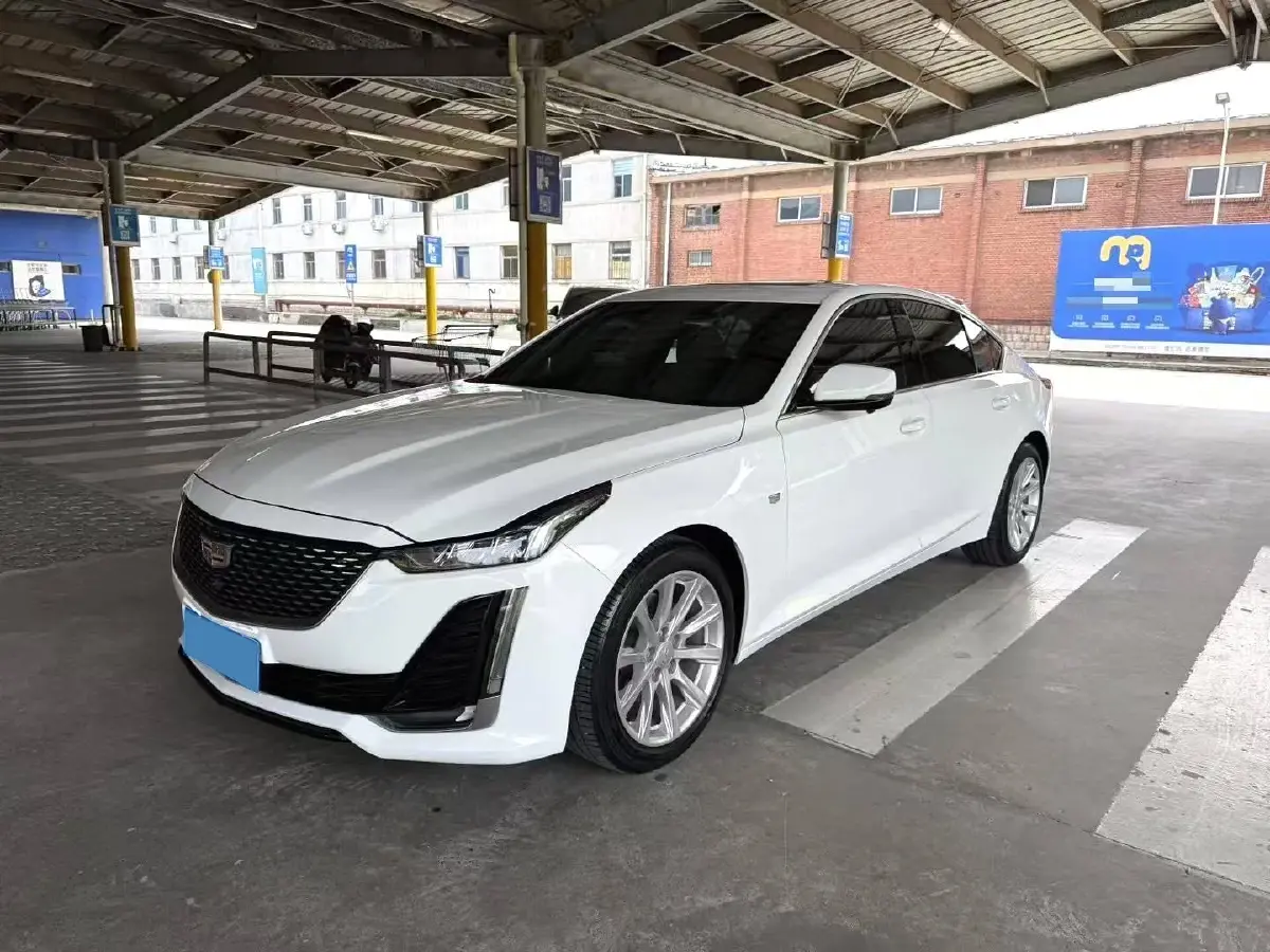 2022 Cadillac CT5 2.0T 237HP L4 10AT