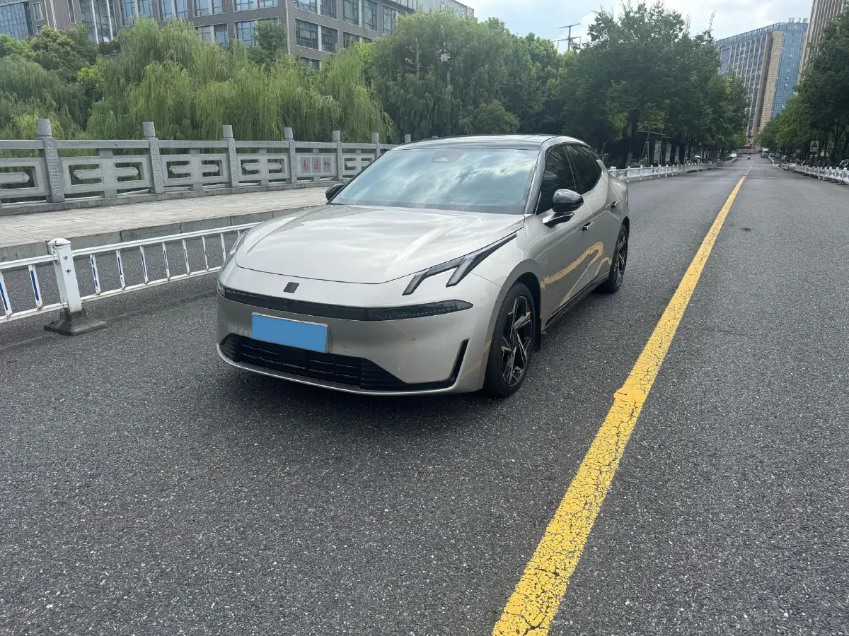 2024 LYNK&CO 07 EM-P 1.5T 163HP L4 3DHT PHEV 18.99KWH