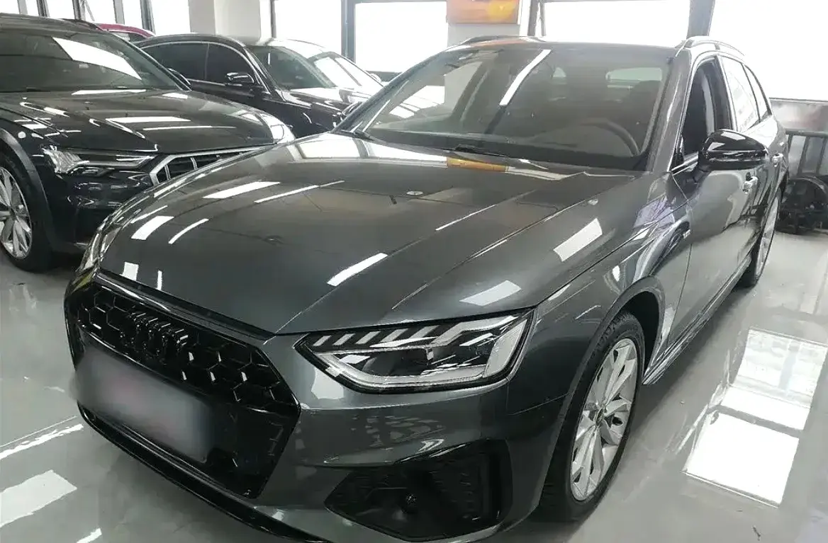 2023 Audi A4L 2.0T 190HP L4 7DCT