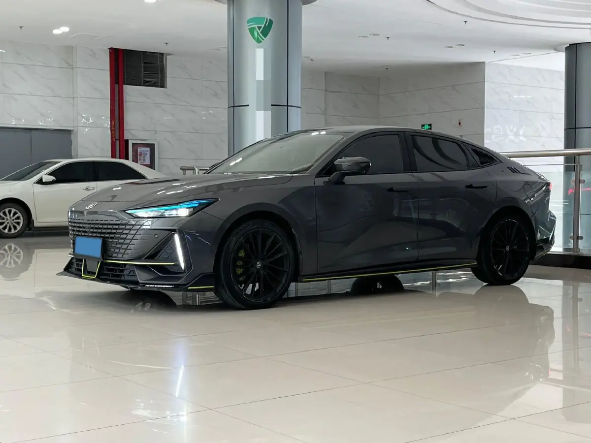 2022 ChangAn UNI-V 1.5T 188HP L4 7DCT