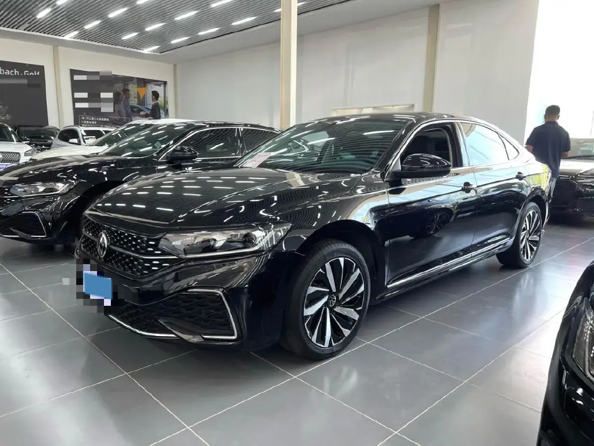 2023 Volkswagen Passat 2.0T 186HP L4 7DCT