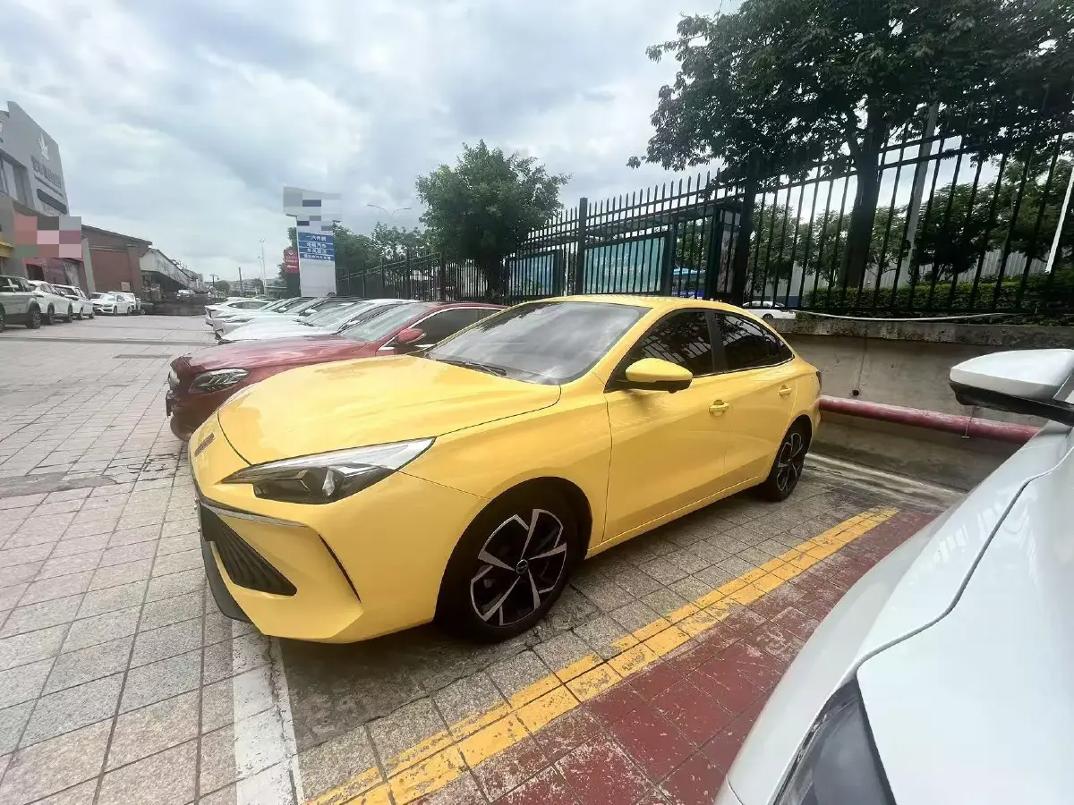 2023 Roewe i5 1.5L 129HP L4 CVT