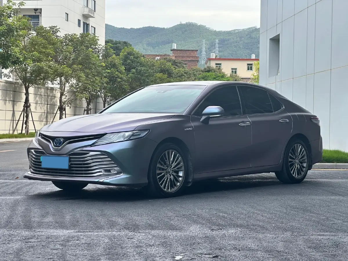 2019 Toyota Camry 2.5L 178HP L4 E-CVT Hybrid