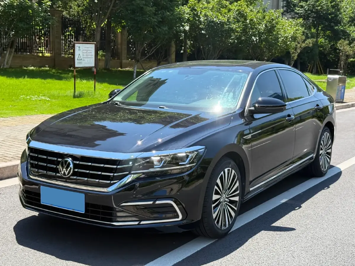 2021 Volkswagen Passat 1.4T 150HP L4 7DCT