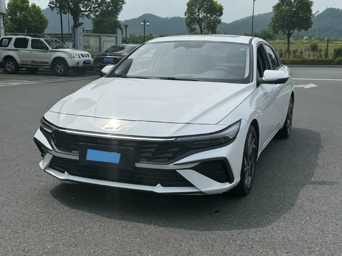 2022 Hyundai Elantra 1.5L 115HP L4 CVT