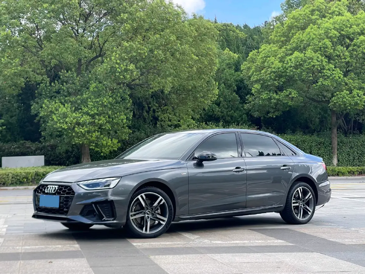 2022 Audi A4L 2.0T 190HP L4 7DCT