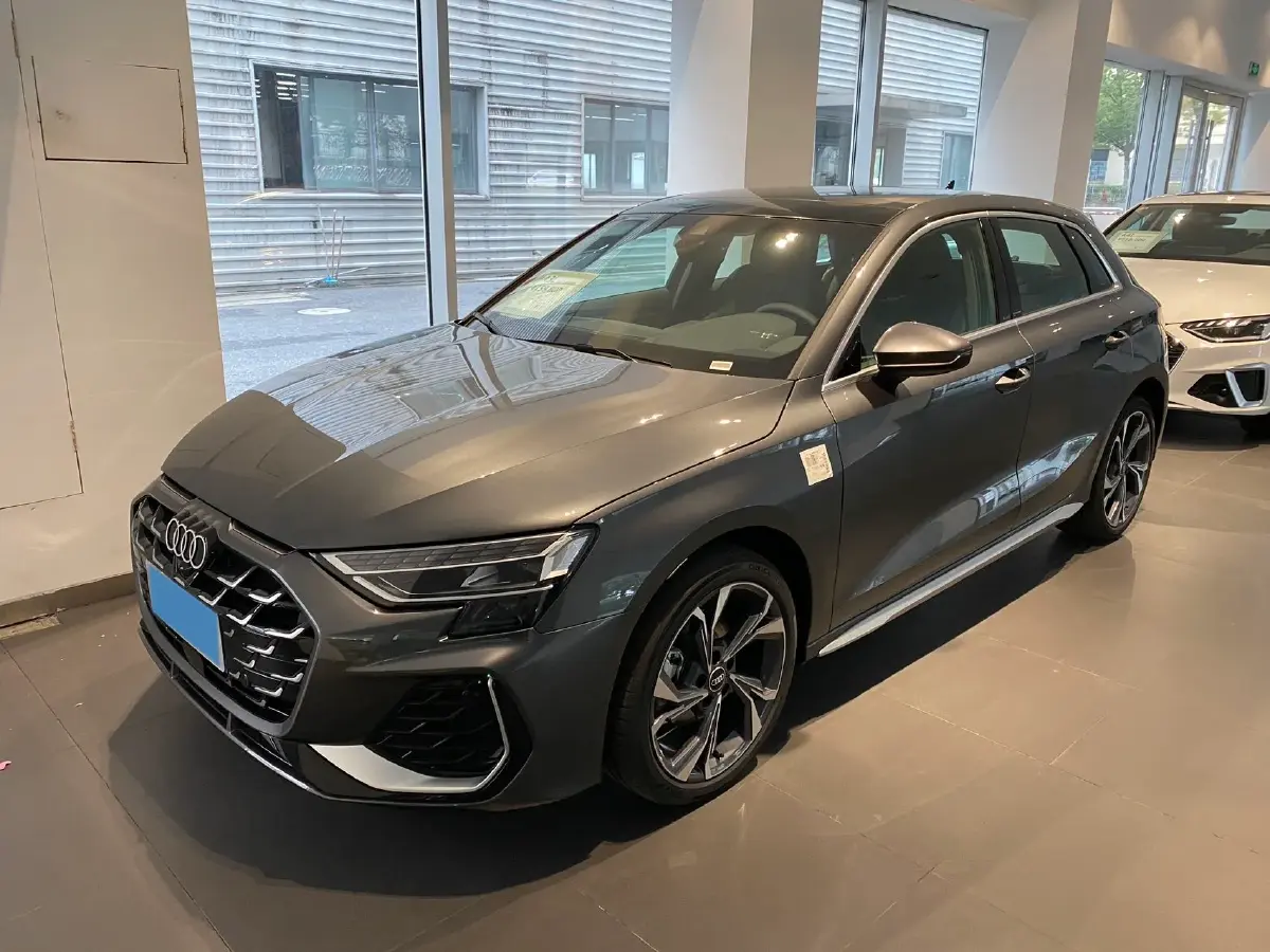 2025 Audi A3 1.5T 160HP L4 7DCT