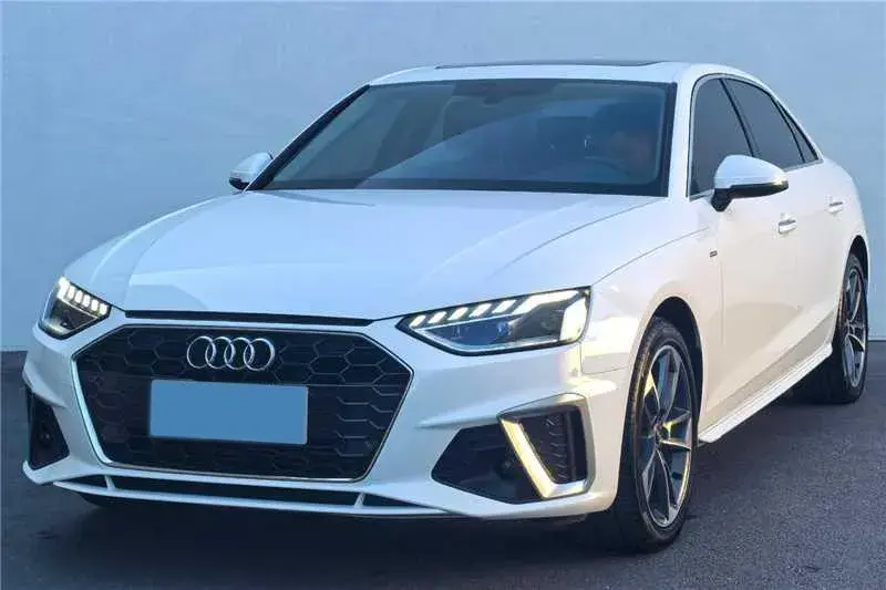 2022 Audi A4L 2.0T 190HP L4 7DCT