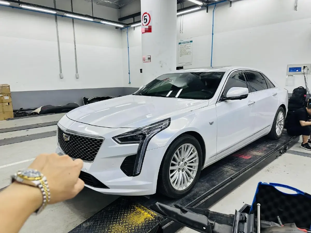 2022 Cadillac CT6 2.0T 237HP L4 10AT