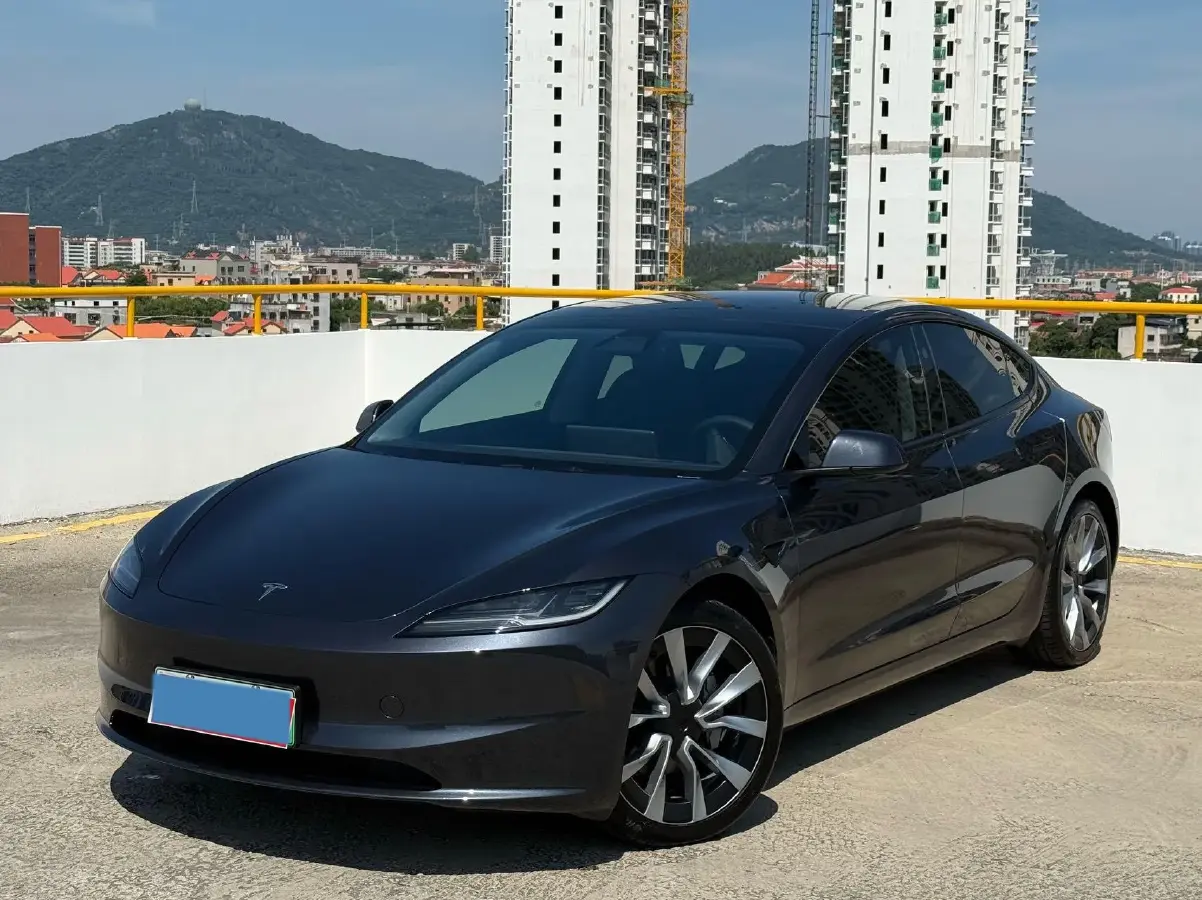 2023 Tesla Model 3 BEV 60KWH