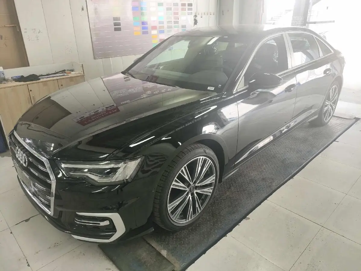 2025 Audi A6L 2.0T 245HP L4 7DCT