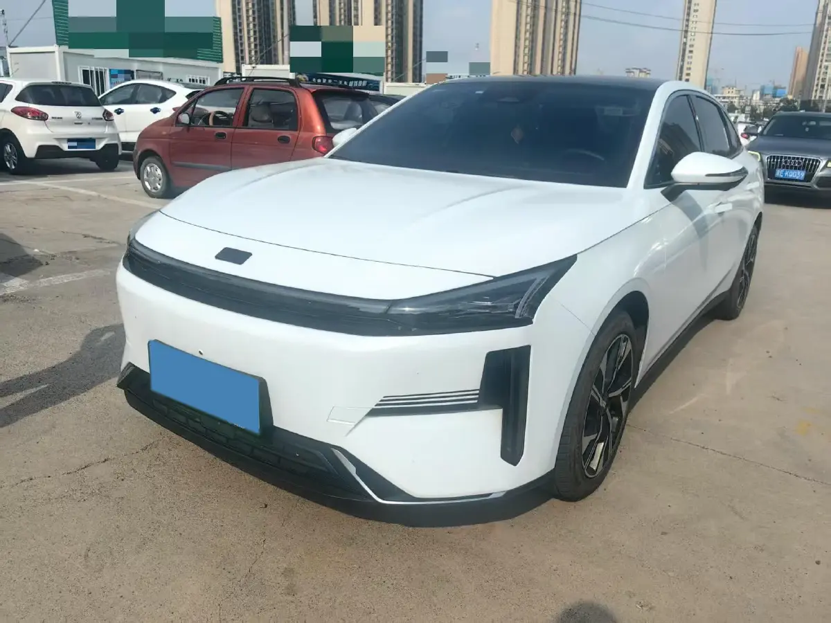 2024 Geely Galaxy L6 1.5T 163HP L4 3DHT PHEV