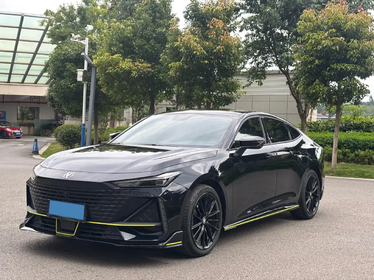 2022 ChangAn UNI-V 1.5T 188HP L4 7DCT