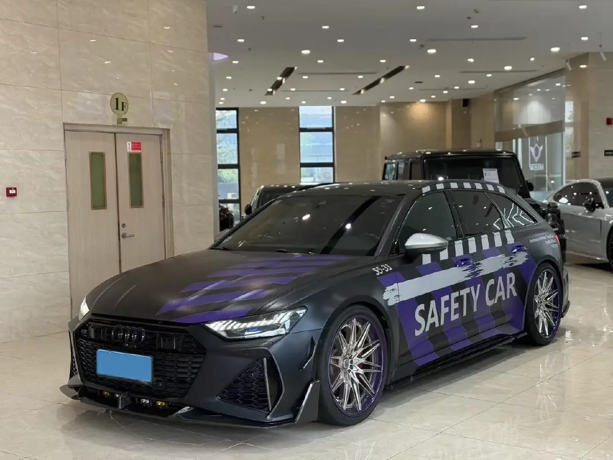 2021 Audi RS 6 4.0T 600HP V8 8AT