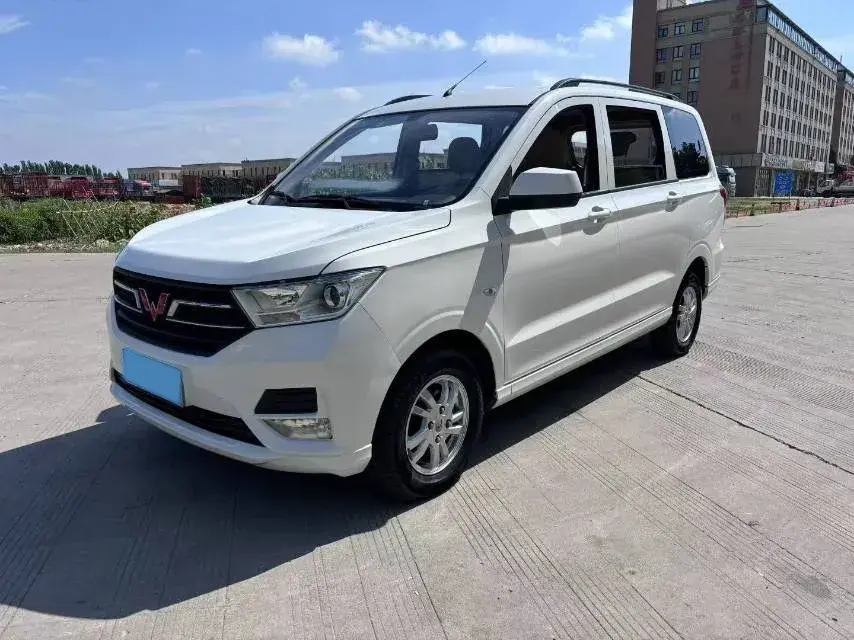 2019 WuLing HongGuang Plus 1.5T 147HP L4 6MT