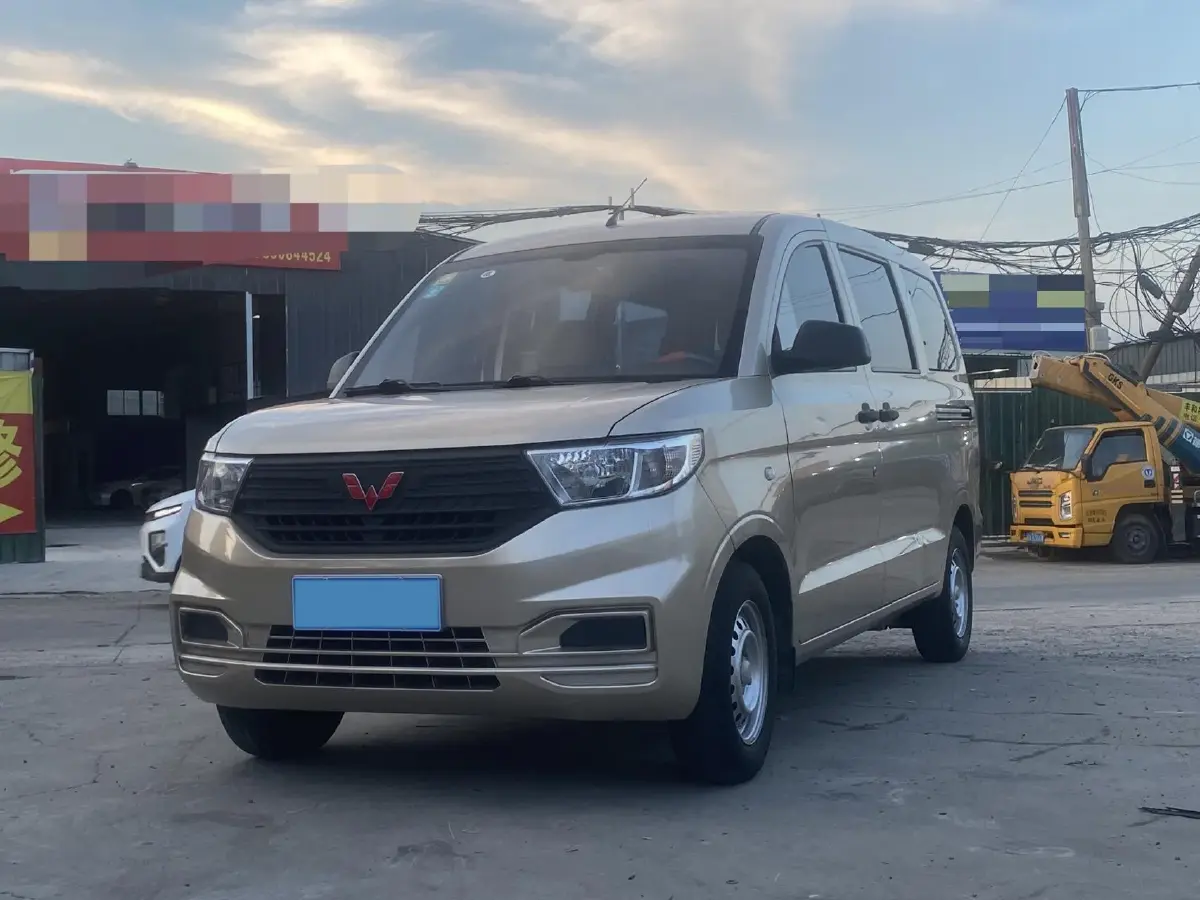 2021 WuLing HongGuang V 1.2L 76HP L4 5MT