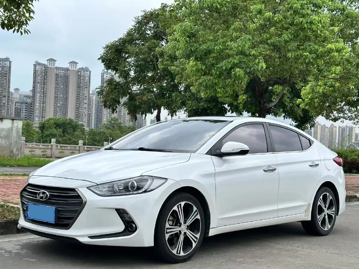 2018 Hyundai Elantra 1.4T 130HP L4 7DCT