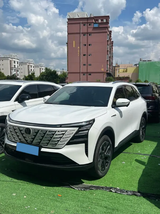 2025 ChangAn CS75 Plus 1.5T 192HP L4 8AT