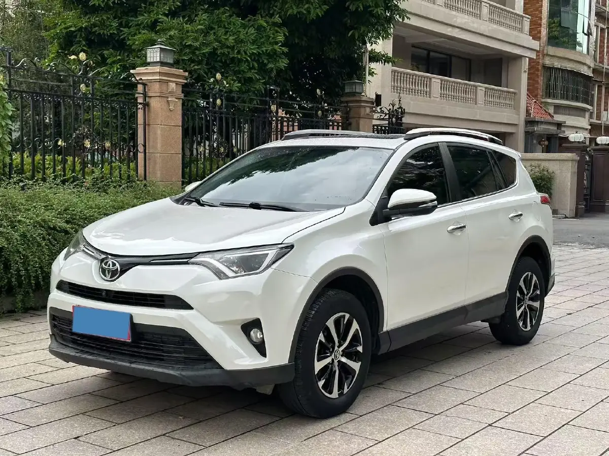 2018 Toyota RAV4 2.0L 151HP L4 CVT