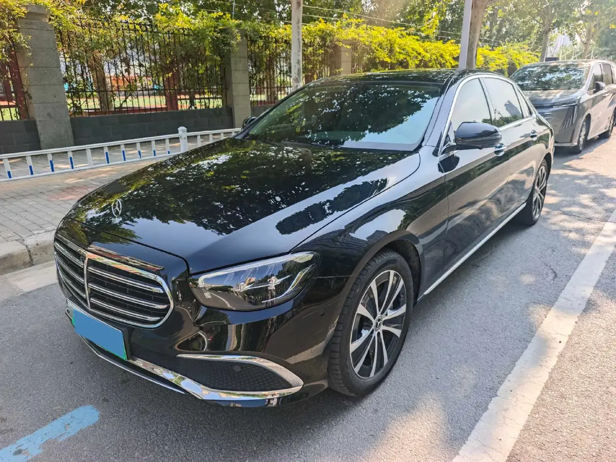2022 Mercedes-Benz E Class 2.0T 211HP L4 9AT PHEV 25.4KWH