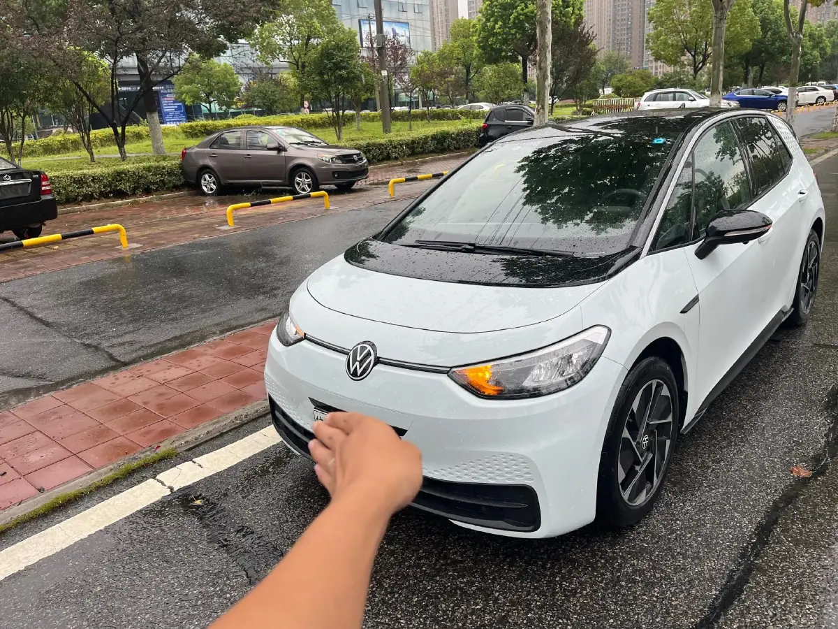 2023 Volkswagen ID.3 BEV 52.8KWH