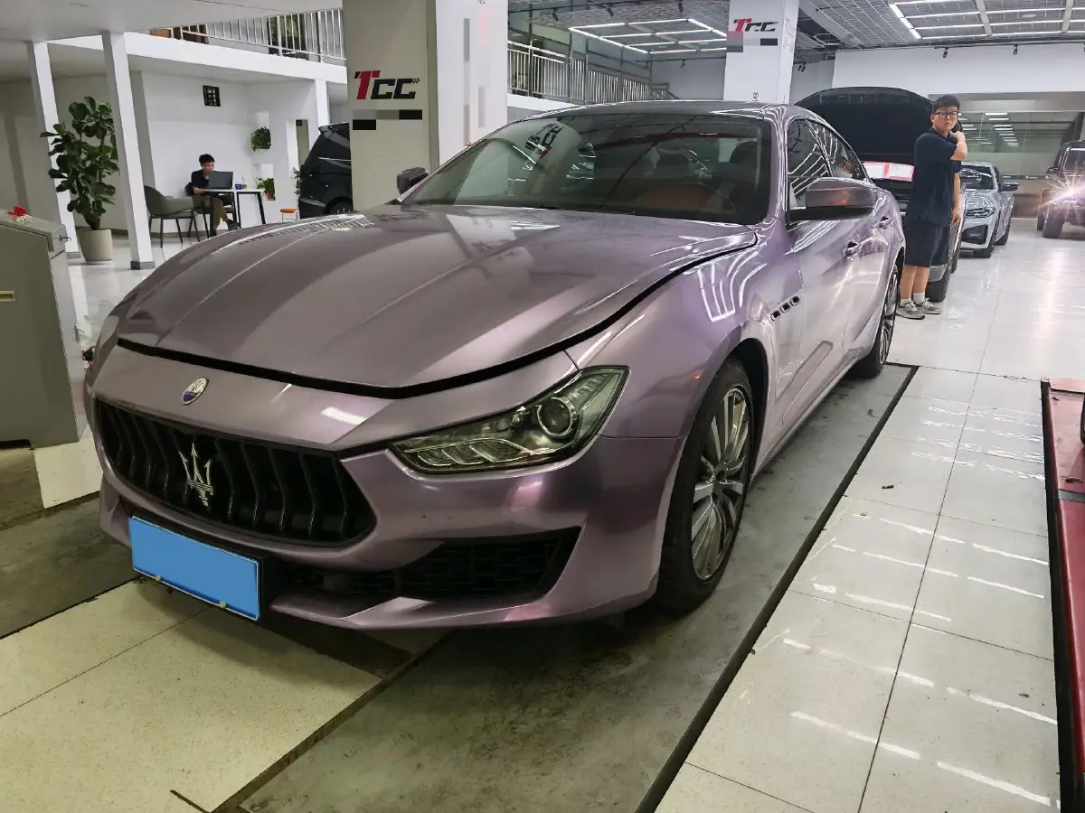 2021 Maserati Ghibli 2.0T 330HP L4 8AT